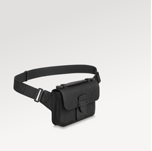 Load image into Gallery viewer, M58487 S LOCK SLING BAG