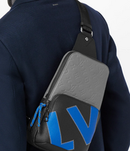 Load image into Gallery viewer, M59926 Avenue Slingbag