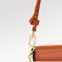 Load image into Gallery viewer, Padlock On Strap
