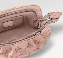 Load image into Gallery viewer, M80092 Scala Mini Pouch