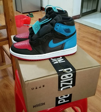 Load image into Gallery viewer, Air Jordan 1 Retro High OG UNC to Chicago