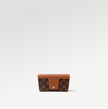 Load image into Gallery viewer, Padlock On Strap