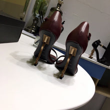 Load image into Gallery viewer, CASSANDRA FLAT SANDALS IN SMOOTH LEATHER
