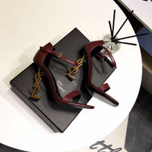 Load image into Gallery viewer, CASSANDRA FLAT SANDALS IN SMOOTH LEATHER
