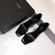 Load image into Gallery viewer, CASSANDRA FLAT SANDALS IN SMOOTH LEATHER

