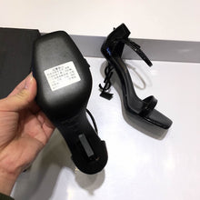 Load image into Gallery viewer, CASSANDRA FLAT SANDALS IN SMOOTH LEATHER
