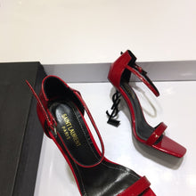 Load image into Gallery viewer, CASSANDRA FLAT SANDALS IN SMOOTH LEATHER
