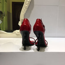 Load image into Gallery viewer, CASSANDRA FLAT SANDALS IN SMOOTH LEATHER
