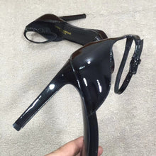 Load image into Gallery viewer, CASSANDRA FLAT SANDALS IN SMOOTH LEATHER
