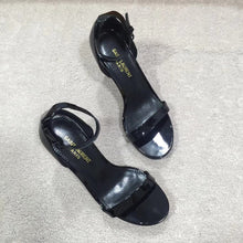 Load image into Gallery viewer, CASSANDRA FLAT SANDALS IN SMOOTH LEATHER
