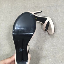 Load image into Gallery viewer, CASSANDRA FLAT SANDALS IN SMOOTH LEATHER
