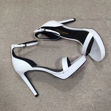 Load image into Gallery viewer, CASSANDRA FLAT SANDALS IN SMOOTH LEATHER
