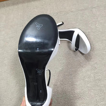 Load image into Gallery viewer, CASSANDRA FLAT SANDALS IN SMOOTH LEATHER
