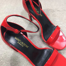 Load image into Gallery viewer, CASSANDRA FLAT SANDALS IN SMOOTH LEATHER
