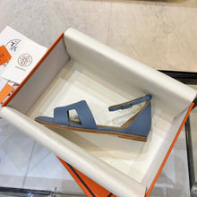 Load image into Gallery viewer, Hermès Santorini Sandal
