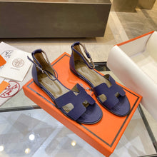Load image into Gallery viewer, Hermès Santorini Sandal
