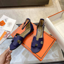 Load image into Gallery viewer, Hermès Santorini Sandal
