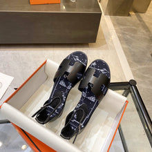 Load image into Gallery viewer, Hermès Santorini Sandal
