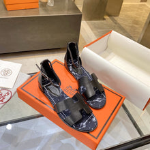 Load image into Gallery viewer, Hermès Santorini Sandal
