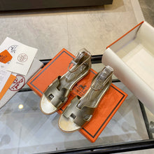 Load image into Gallery viewer, Hermès Santorini Sandal

