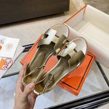Load image into Gallery viewer, Hermès Santorini Sandal
