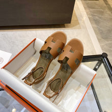 Load image into Gallery viewer, Hermès Santorini Sandal
