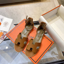 Load image into Gallery viewer, Hermès Santorini Sandal
