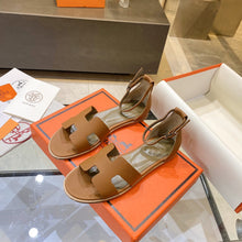 Load image into Gallery viewer, Hermès Santorini Sandal

