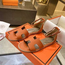 Load image into Gallery viewer, Hermès Santorini Sandal
