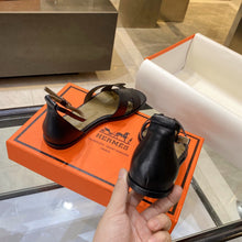 Load image into Gallery viewer, Hermès Santorini Sandal
