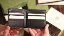 Load image into Gallery viewer, Bee print GG Supreme wallet
