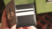 Load image into Gallery viewer, Bee print GG Supreme wallet
