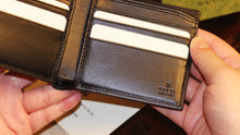 Load image into Gallery viewer, Bee print GG Supreme wallet
