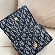 Load image into Gallery viewer, Dior 30 Montaigne
