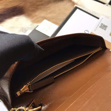 Load image into Gallery viewer, Gucci Horsebit 1955 wallet with chain
