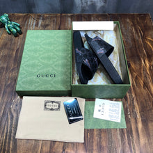 Load image into Gallery viewer, GUCCI SLIPPERS 10
