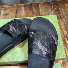 Load image into Gallery viewer, GUCCI SLIPPERS 10
