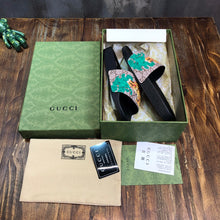 Load image into Gallery viewer, GUCCI SLIPPERS 14
