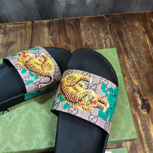 Load image into Gallery viewer, GUCCI SLIPPERS 14
