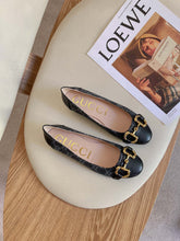 Load image into Gallery viewer, GUCCI FLATS 8
