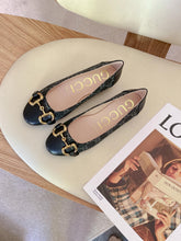 Load image into Gallery viewer, GUCCI FLATS 8
