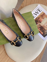 Load image into Gallery viewer, GUCCI FLATS 8
