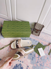 Load image into Gallery viewer, GUCCI SLIPPERS 15
