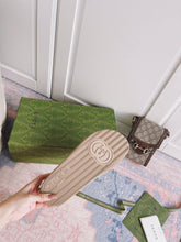 Load image into Gallery viewer, GUCCI SLIPPERS 15
