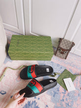 Load image into Gallery viewer, GUCCI SLIPPERS 16
