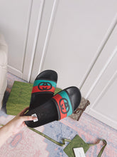 Load image into Gallery viewer, GUCCI SLIPPERS 16
