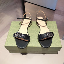 Load image into Gallery viewer, GUCCI SLIPPERS 35
