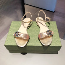 Load image into Gallery viewer, GUCCI SLIPPERS 36
