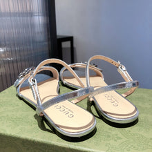 Load image into Gallery viewer, GUCCI SLIPPERS 37
