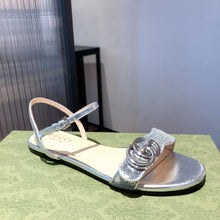 Load image into Gallery viewer, GUCCI SLIPPERS 37
